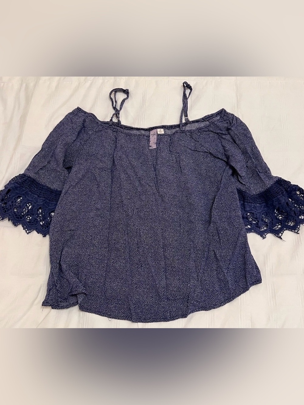 Alya Off-Shoulder Crochet-Sleeve Top Woman’s Size Small
